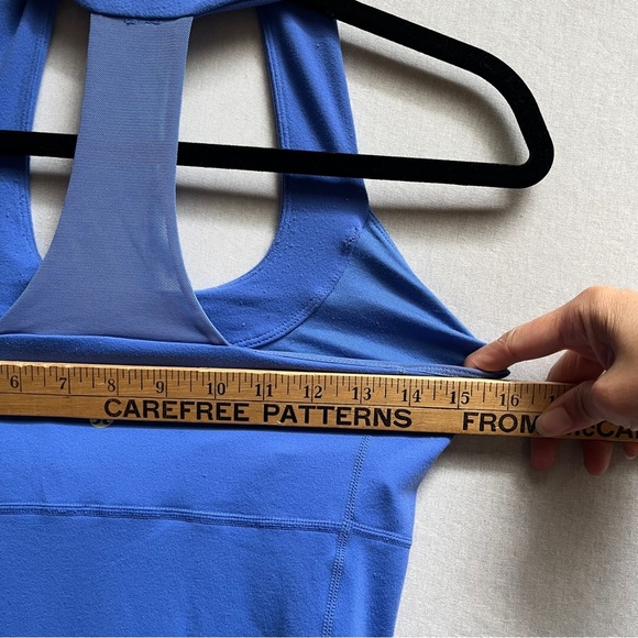 Lululemon Athletica Scoop neck Women's Blue Sleeveless Tank Top Sz 6 - Picture 6 of 7